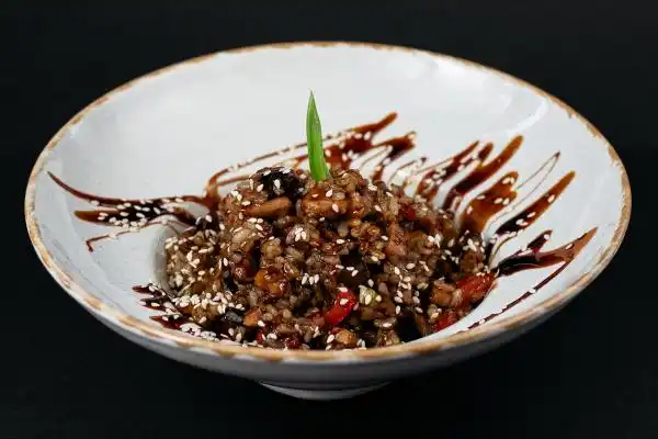 Тяхан з куркою і овочами Тяхан з куркою і овочами